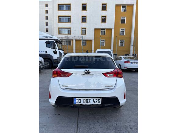 Sahibinden Toyota Auris 1.4 D-4D Active Skypack 2013 Model Mersin