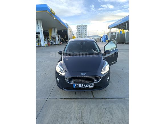 Sahibinden Ford Fiesta 1.5 TDCi Titanium 2018 Model 159.000 km Lacivert
