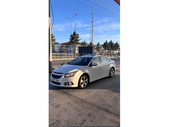 CHAVROLET CRUZ  WTCC EDİTİON PLUS 1 BUCUK BOYA HARİCİ HATASİZ DOLU PAKET SUNROFLU