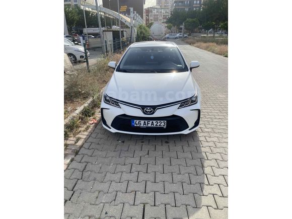Sahibinden Toyota Corolla 1.6 Vision 2020 Model  136.000 km Beyaz