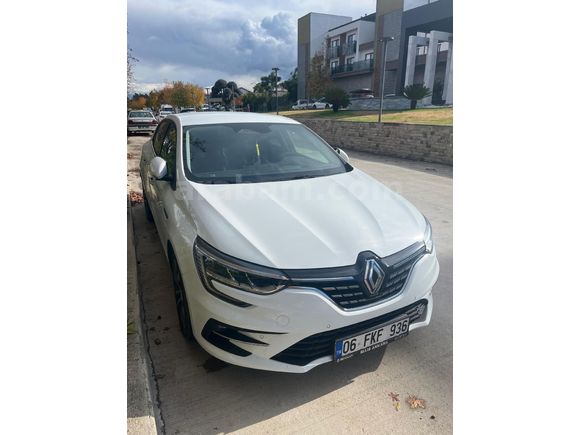 Sahibinden Renault Megane 1.3 TCe Icon 2025 Model Ankara 4.000 km Beyaz