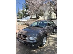 Sahibinden Renault Megane Klimalı Buzz Gibi 1.6 RTE 2000 Model TAKAS DEĞERLENDİRİLİR 