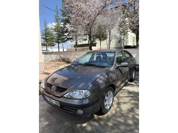 Sahibinden Renault Megane Klimalı Buzz Gibi 1.6 RTE 2000 Model TAKAS DEĞERLENDİRİLİR 