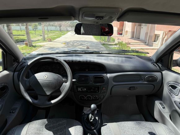Sahibinden Renault Megane Klimalı Buzz Gibi 1.6 RTE 2000 Model TAKAS DEĞERLENDİRİLİR 