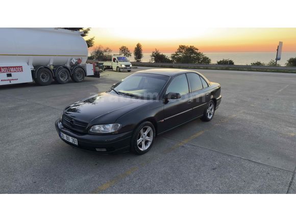 Sahibinden Opel Omega 2.5 Elegance 2000 Model  285.000 km Siyah