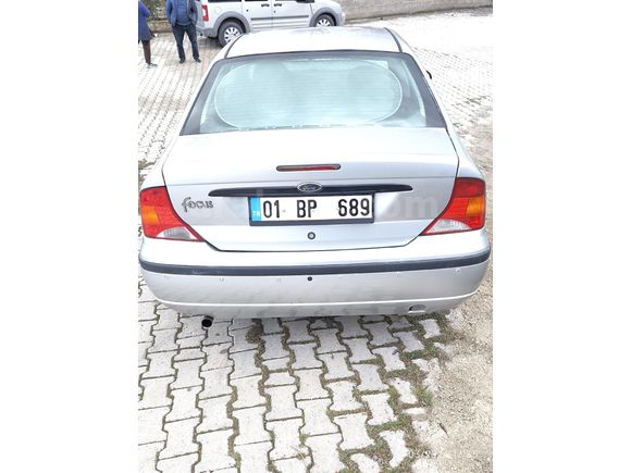 Sahibinden Ford Focus 1.6 Ghia 2003 Model