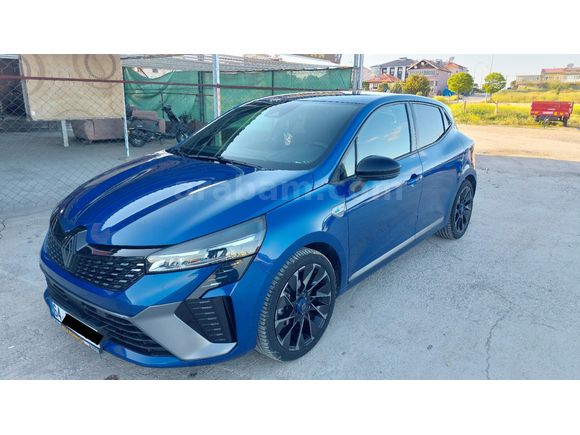 Sahibinden Renault Clio 1.0 TCe Techno Esprit Alpine 2023 Model  31.000 km Mavi (metalik)