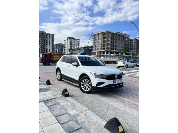 İlk Sahibinden temiz Volkswagen Tiguan 1.5 TSI Life 2020 Model  77.000 km Beyaz