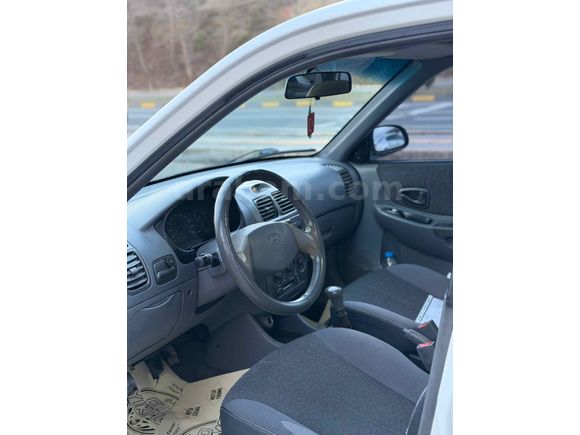 Sahibinden Hyundai Accent 1.3 LX 2000 Model 
