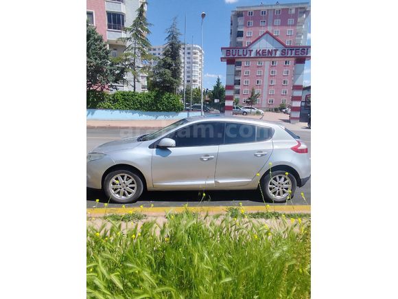 Sahibinden Renault Megane 1.6 Privilege 2011 Model