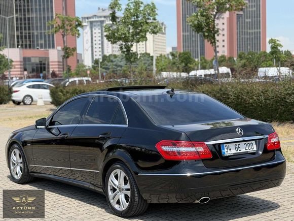 AYTÜRK'TEN EMSALSİZ TR'DE TEK 2011 E200 CGİ CAM TAVANLI BAKIMLI