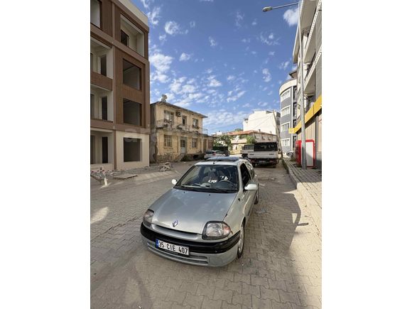 Sahibinden Renault Clio 1.6 Dynamique 2001 Model 