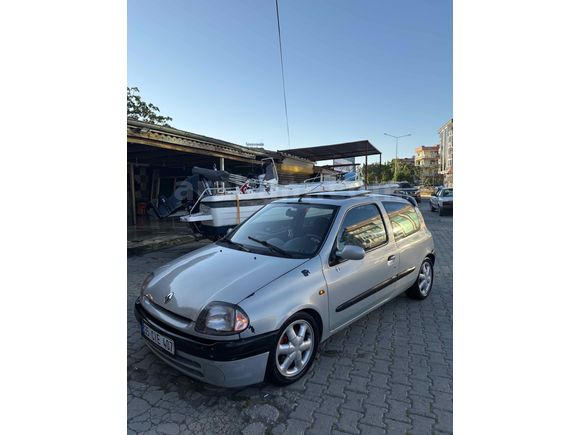 Sahibinden Renault Clio 1.6 Dynamique 2001 Model 