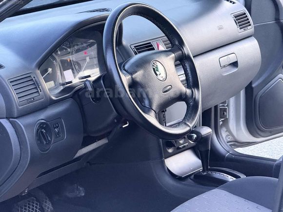 HIZLI'dan OTOMATİK OCTAVİA 1.6 AMBİANTE PLUS