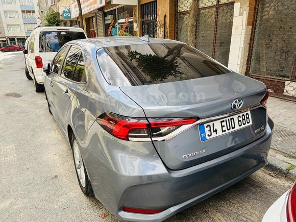 Sahibinden Toyota Corolla 1.8 Hybrid Dream 2021 Model 