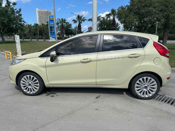 Sahibinden Ford Fiesta 1.4 Titanium 2010 Model 