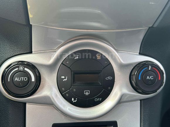 Sahibinden Ford Fiesta 1.4 Titanium 2010 Model 
