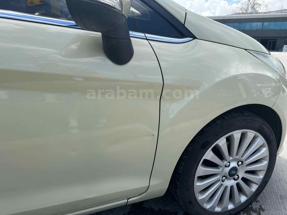 Sahibinden Ford Fiesta 1.4 Titanium 2010 Model 