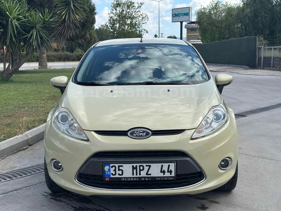 Sahibinden Ford Fiesta 1.4 Titanium 2010 Model 
