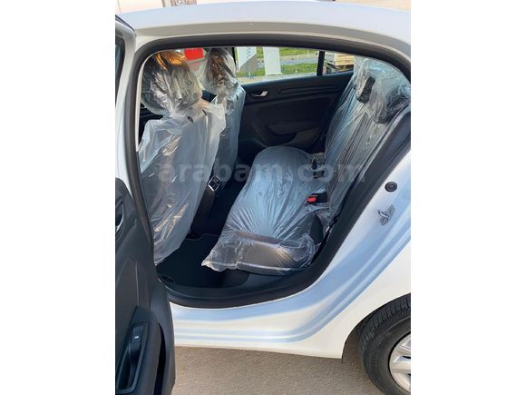 2026 MODEL SIFIR MEGANE 1.3 TCE   TOUCH  FULL MANUEL 200  KM DE SADECE SIFIR