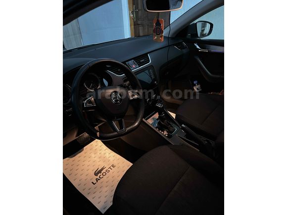 Sahibinden Skoda Octavia 1.6 TDI Style 2018 Model  183.500 km Gri (metalik)