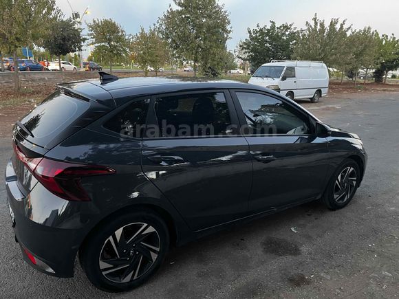 Sahibinden Hyundai i20 1.4 MPI Style 2023 Model 