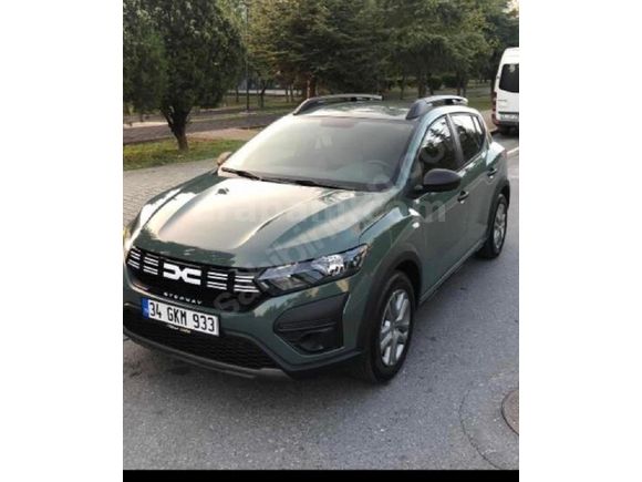 Sahibinden Dacia Sandero Stepway 1.0 Eco-G Essential 2023 Model  18.500 km Yeşil