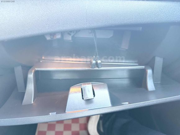 GÖKDENİZ OTOMOTİV/DEN FLUENCE 1.5 DCİ TOUCH PAKET KREDİ KARTI