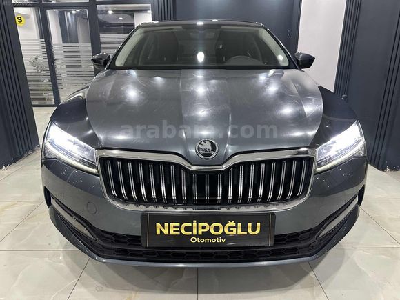 SKODA-SÜPERB-HATASIZ-BOYASIZ-DEĞİŞENSİZ-37 BİN KM-LANSMAN RENK-
