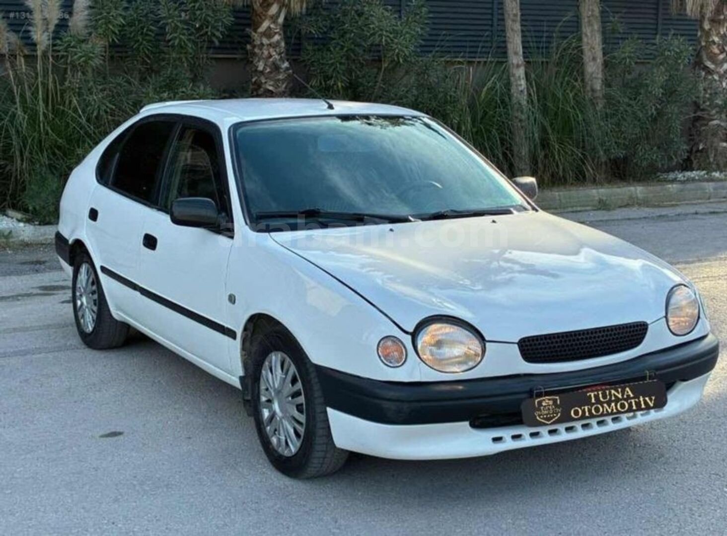 Galeriden Toyota Corolla 1.6 Linea Terra 1999 Model Balıkesir 330.000 km Beyaz 3