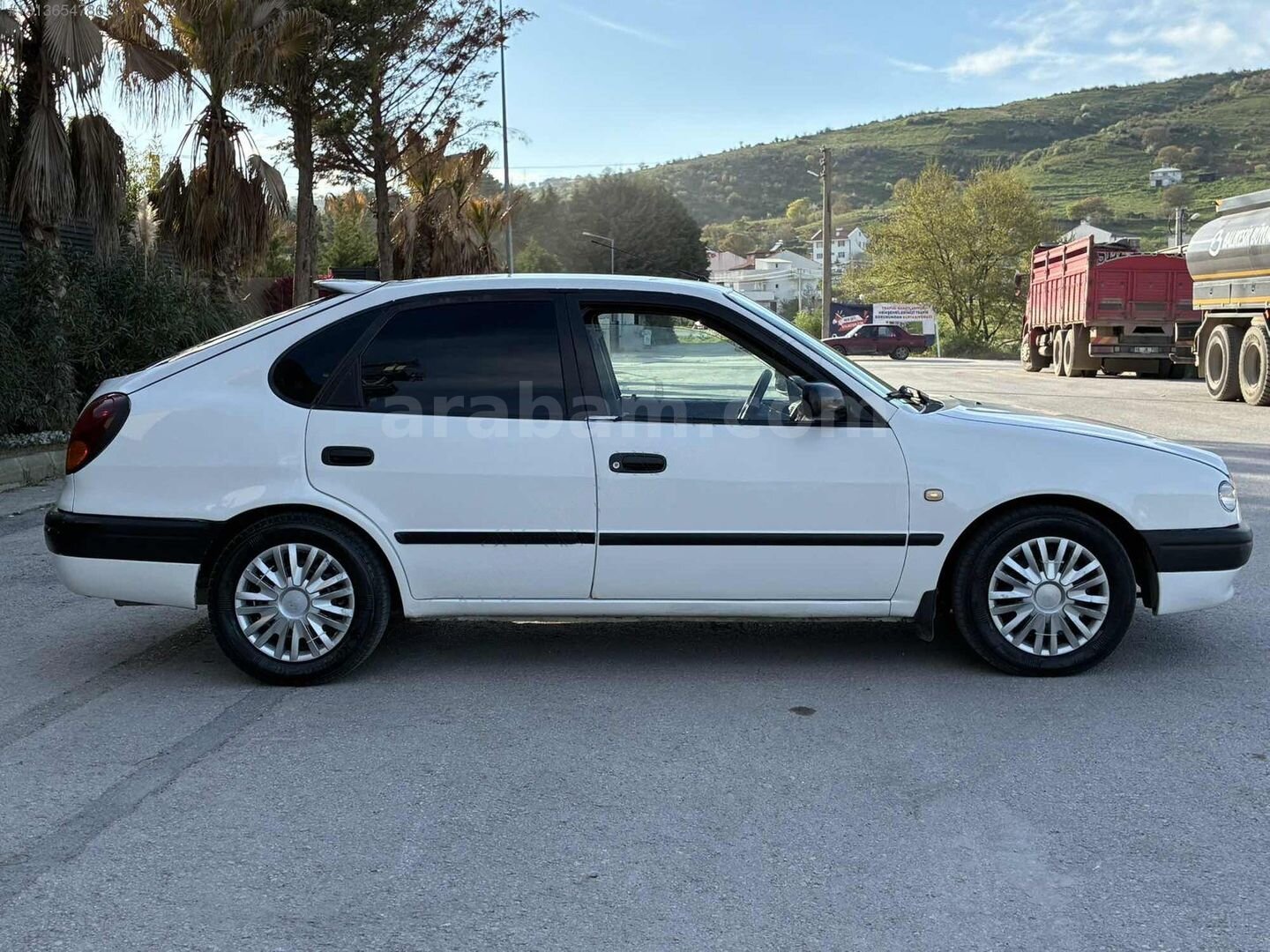 Galeriden Toyota Corolla 1.6 Linea Terra 1999 Model Balıkesir 330.000 km Beyaz 5