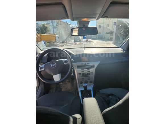 öğretmenden Opel Astra 1.6 Essentia Konfor 2013 Model