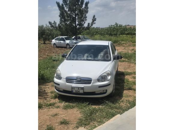 Sahibinden Hyundai Accent Era 1.4 Team 2010 Model  103.000 km Beyaz