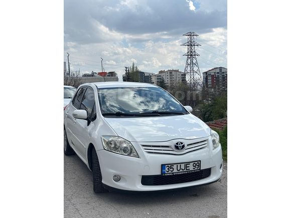 Sahibinden Toyota Auris 1.4 D-4D Comfort Plus 2011 Model