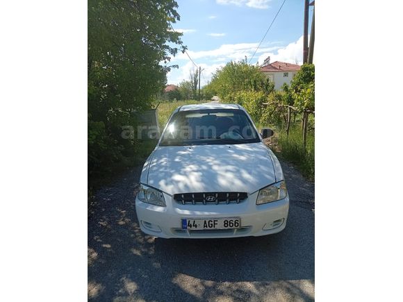 Sahibinden Hyundai Accent 1.3 LX 2000 Model  270.000 km Beyaz