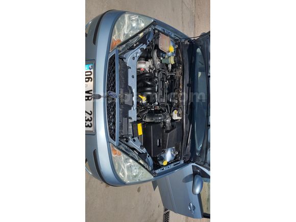 Sahibinden Ford Focus 1.6 Ghia 2004 Model