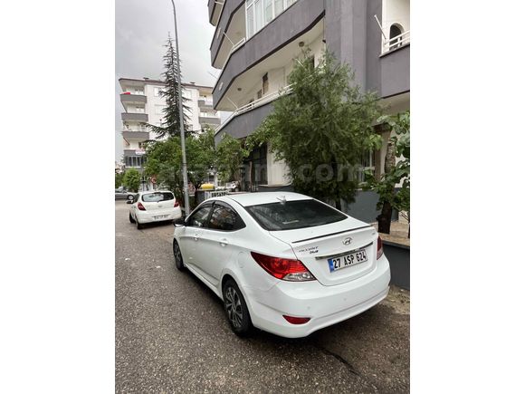 Sahibinden Hyundai Accent Blue 1.6 CRDI Mode Plus 2015 Model  252.000 km Beyaz