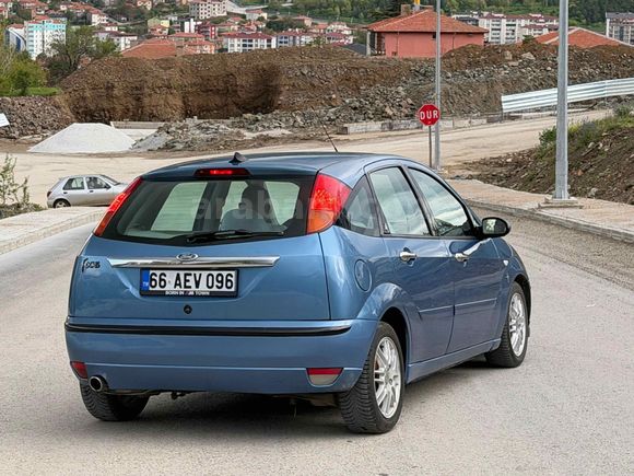 Sahibinden Ford Focus 1.6 Ghia 2004 Model 