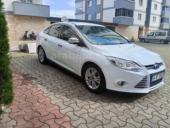 Sahibinden Ford Focus 1.6 TDCi Titanium 2014 Model  236.661 km Beyaz