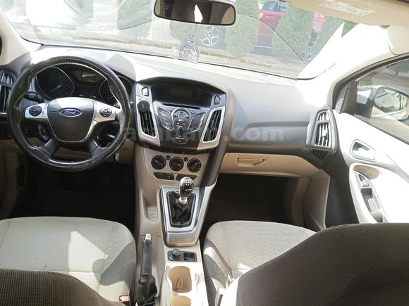 Sahibinden Ford Focus 1.6 TDCi Titanium 2014 Model  236.661 km Beyaz