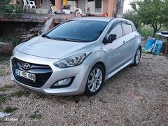 HYUNDAİ İ 30 1.6 CRDİ TERTEMİZ SORUNSUZ l