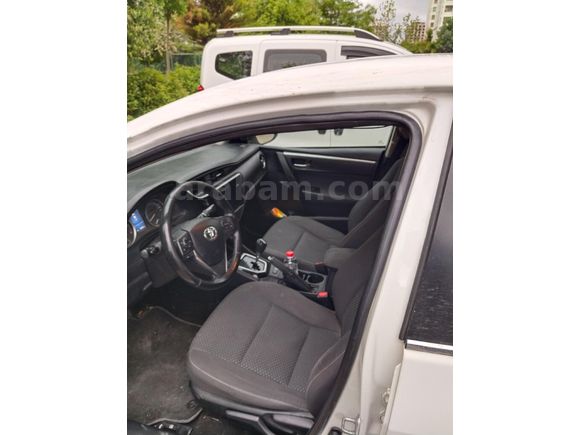 ACİLLLL. Toyota Corolla 1.4 D-4D Touch 2016 166.000 Km otomatik. ufak pazarlikli l