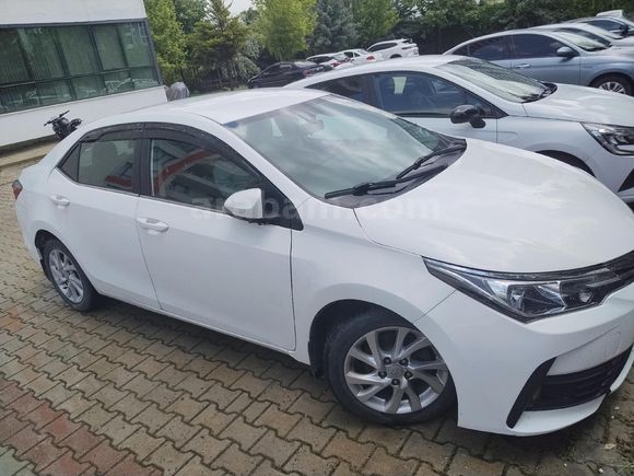 ACİLLLL. Toyota Corolla 1.4 D-4D Touch 2016 166.000 Km otomatik. ufak pazarlikli l