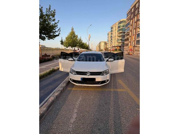 Sahibinden Volkswagen Jetta 1.6 TDi Comfortline 2014 Model  217.000 km Beyaz