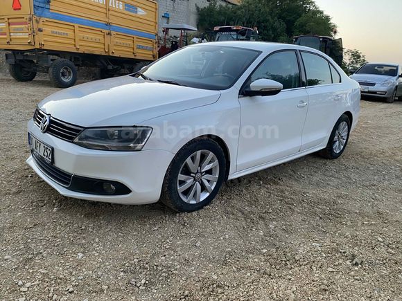 Sahibinden Volkswagen Jetta 1.6 TDi Trendline 2013 Model  245.000 km Beyaz