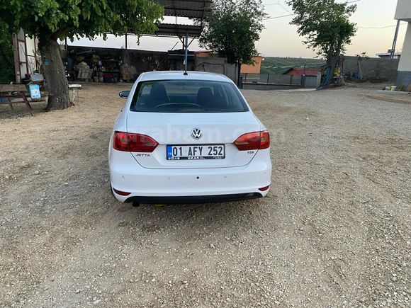 Sahibinden Volkswagen Jetta 1.6 TDi Trendline 2013 Model  245.000 km Beyaz