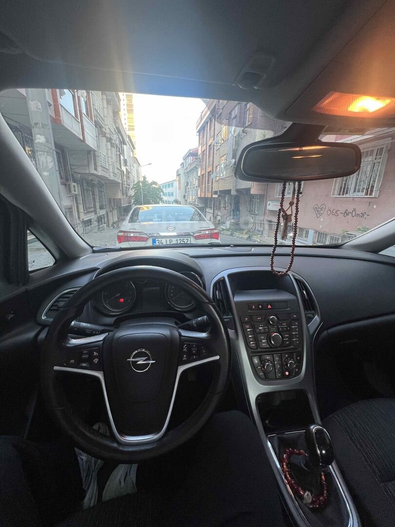 Sahibinden Opel Astra 1.3 CDTI Sport 2013 Model İstanbul 157.000 km Füme 6