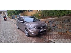 Sahibinden Hyundai Accent Blue 1.4 D-CVVT Mode Plus 2013 Model 2014 trafiğe çıkışlı İstanbul 135.500 km Kahverengi