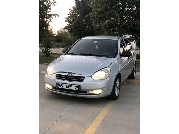 Sahibinden Hyundai Accent Era 1.5 CRDi-VGT Team 2011 Model  270.000 km Gri (Gümüş)