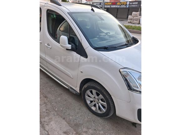 Sahibinden Peugeot Partner 1.6 HDI Allure 2016 Model  205 km Beyaz